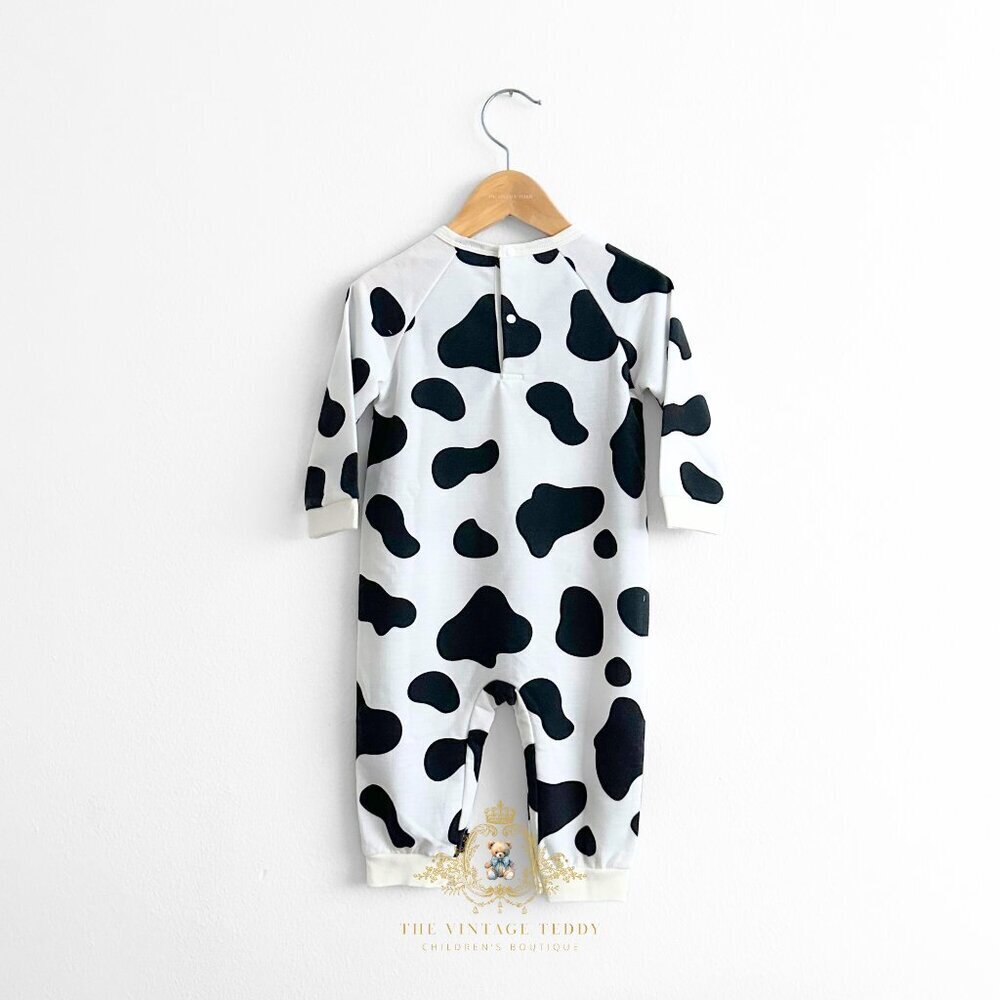 NWT Cute Lil Farm Boys Sleep N' Play One-piece Bodysuit Rompers Cow Print 9-12M - Picture 2 of 2